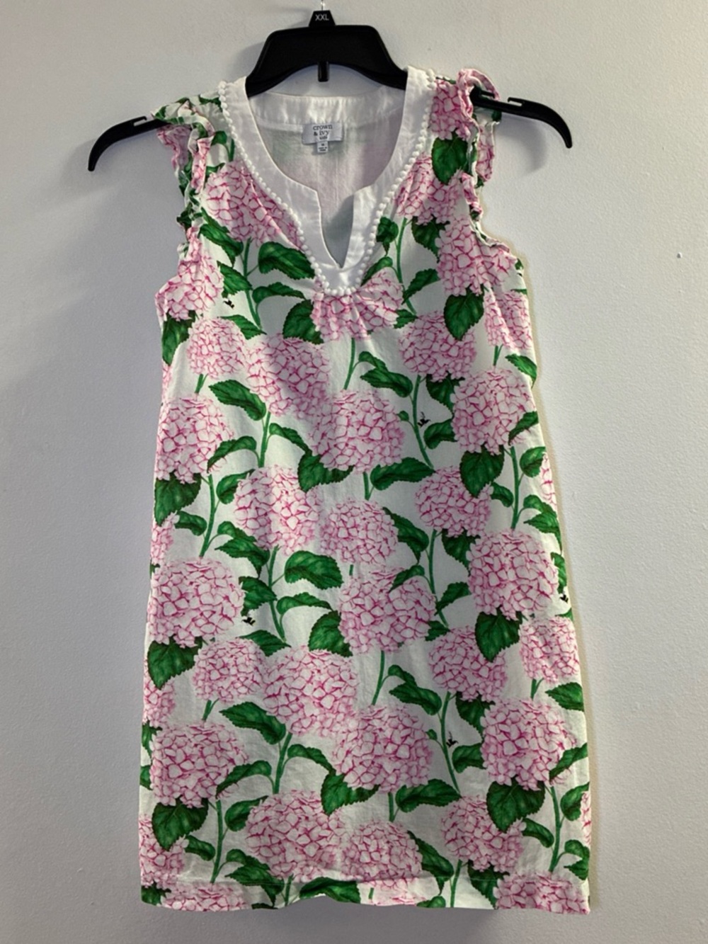crown & ivy Pink Hydrangea Print Sleeveless Dress with Green Leaves